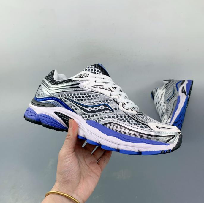 Saucony ProGrid Omni 9 Comfortable Running Shoes