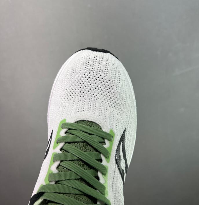Saucony Triumph 21 Thick-Soled Casual Running Shoes