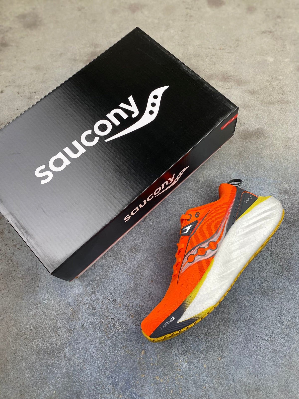 Saucony Triumph 22 Thick-Soled Casual Running Shoes