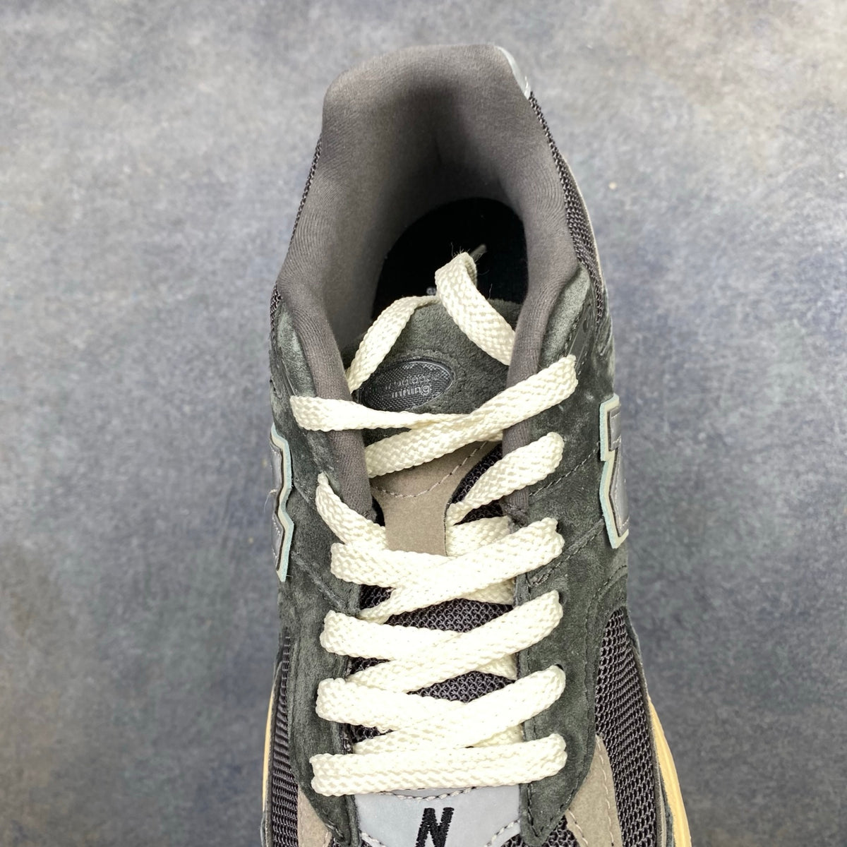 New Balance MS327 Series Retro Casual Running Shoes